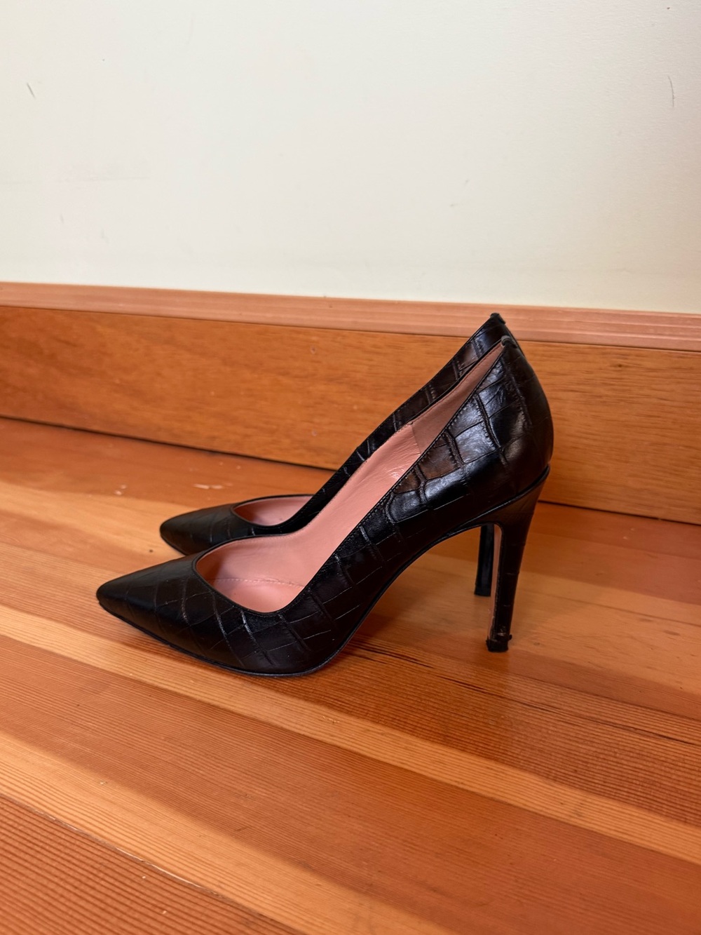 Brooks Brothers Black Crocodile Embossed Leather Pointed Toe Pump Size 7